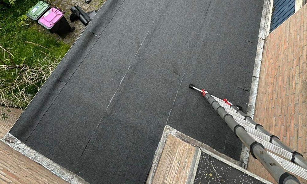 Dakisolatie toegevoegd aan plat dak in Almelo